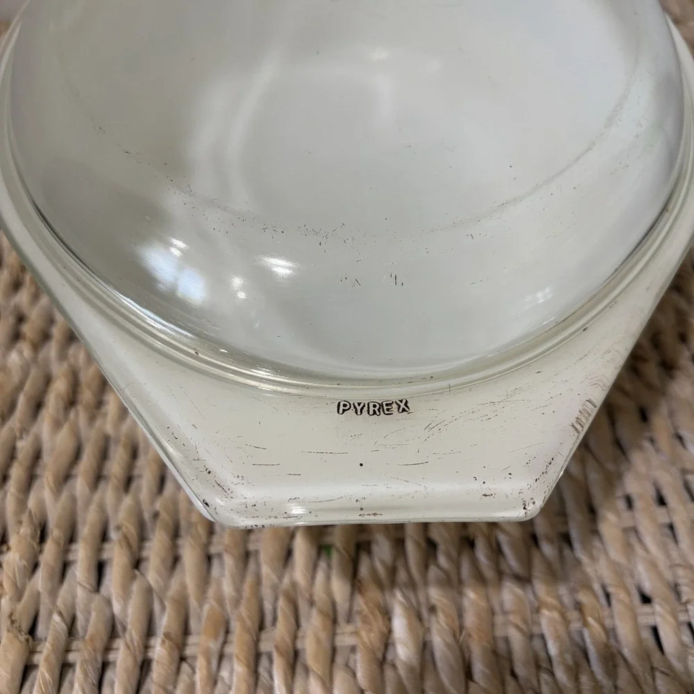 Vintage Pyrex Empire Scroll 